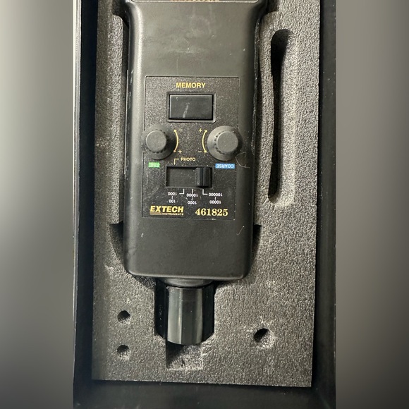 EXTECH 461825 Combination Photo-Tachometer and Stroboscope w/ Case Calibrated - Picture 4 of 14